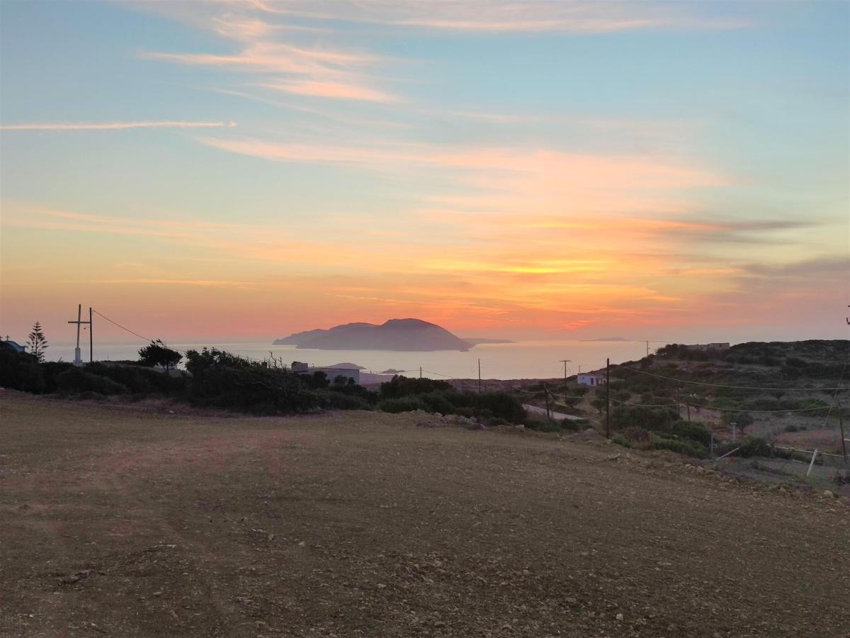 Lakena Sunset View Villa Menetaí エクステリア 写真